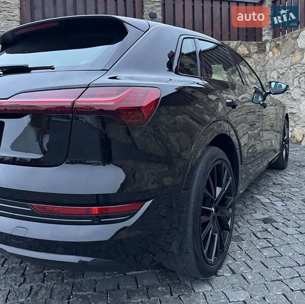 Позашляховик / Кросовер Audi e-tron 2019 в Рівному