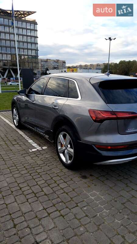 Внедорожник / Кроссовер Audi e-tron 2019 в Львове
