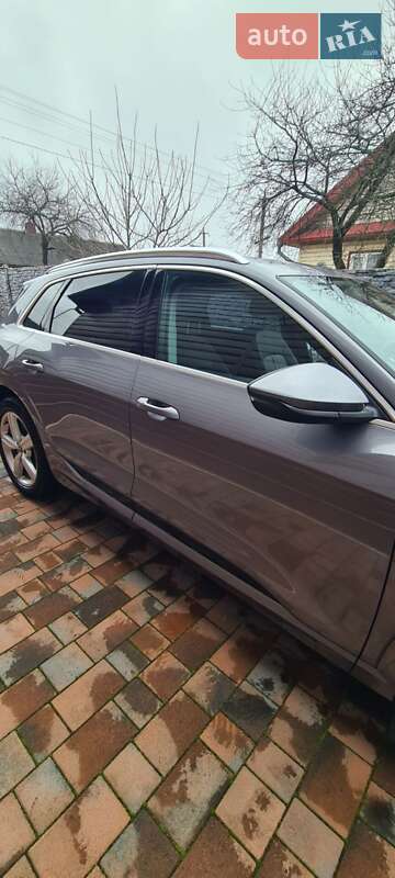 Позашляховик / Кросовер Audi e-tron 2019 в Рівному