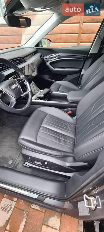 Позашляховик / Кросовер Audi e-tron 2019 в Рівному