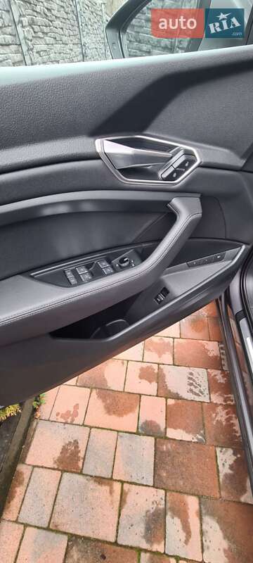 Позашляховик / Кросовер Audi e-tron 2019 в Рівному