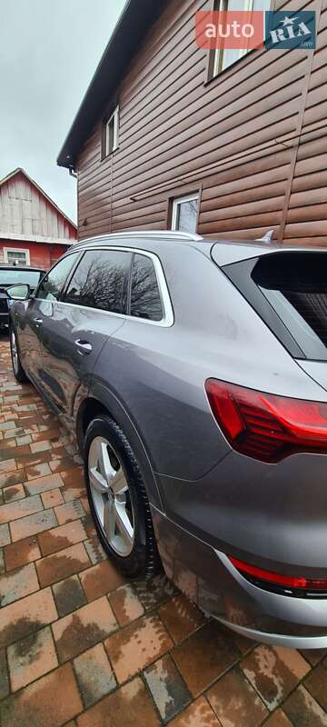 Позашляховик / Кросовер Audi e-tron 2019 в Рівному