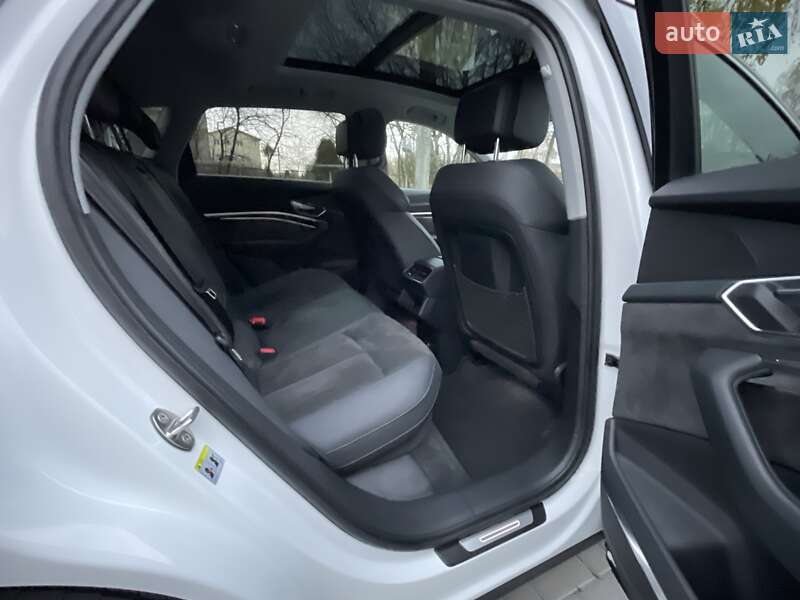 Внедорожник / Кроссовер Audi e-tron 2021 в Луцке фото 28 Внедорожник / Кроссовер Audi e-tron 2021 в Луцке