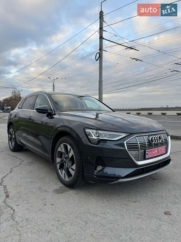 Внедорожник / Кроссовер Audi e-tron 2020 в Днепре