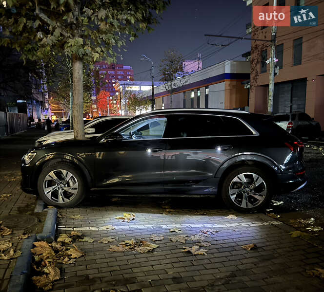 Внедорожник / Кроссовер Audi e-tron 2020 в Днепре