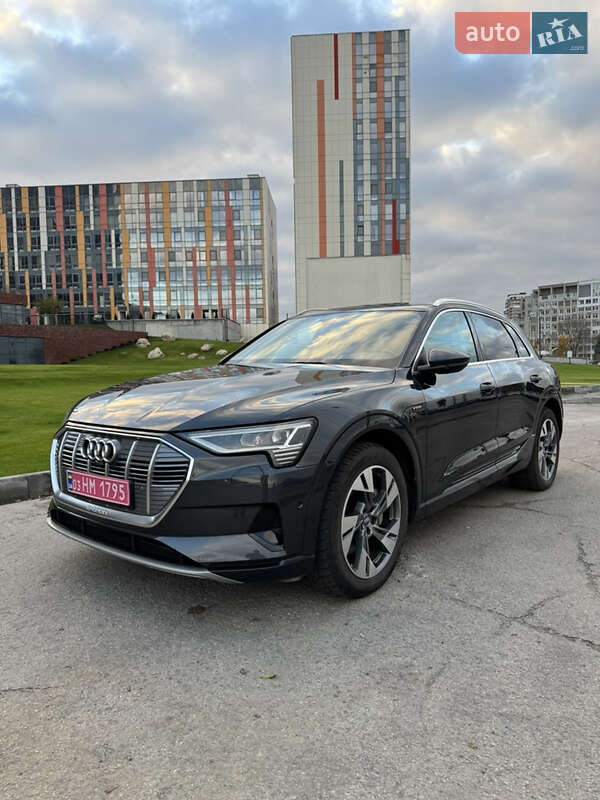 Внедорожник / Кроссовер Audi e-tron 2020 в Днепре
