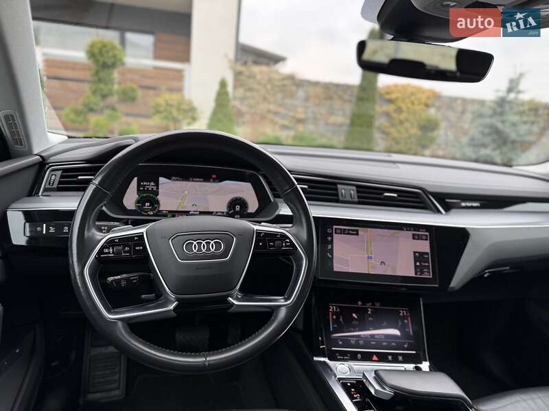Позашляховик / Кросовер Audi e-tron 2019 в Стрию