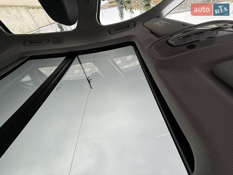 Позашляховик / Кросовер Audi e-tron 2019 в Стрию