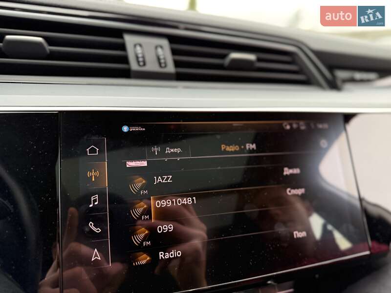 Позашляховик / Кросовер Audi e-tron 2019 в Стрию