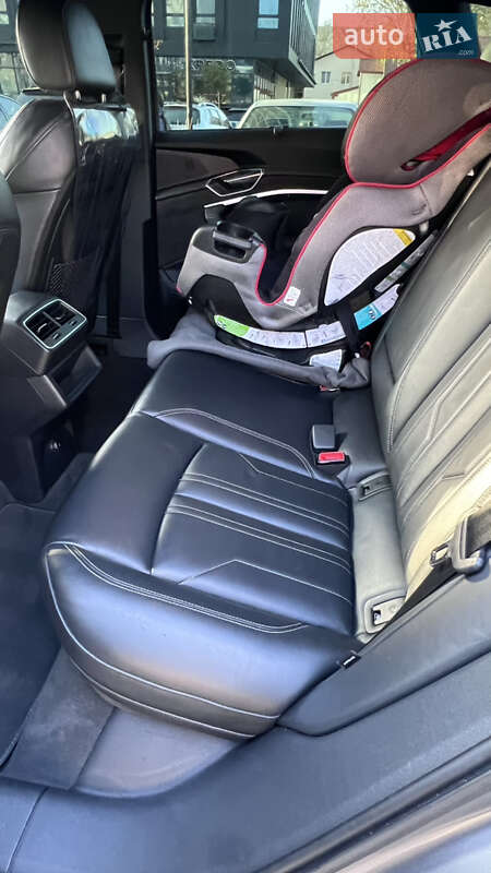 Позашляховик / Кросовер Audi e-tron 2019 в Львові