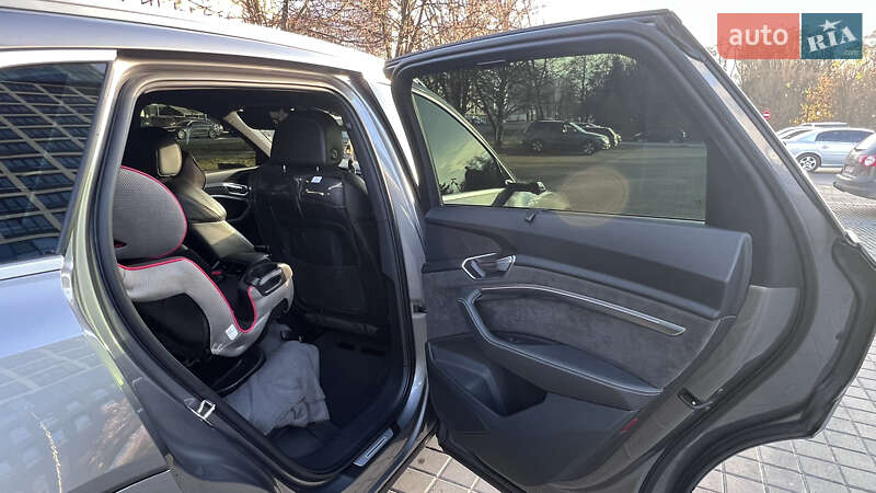 Позашляховик / Кросовер Audi e-tron 2019 в Львові