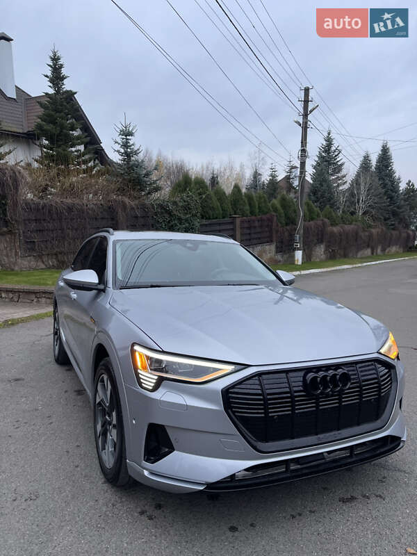 Внедорожник / Кроссовер Audi e-tron 2022 в Василькове