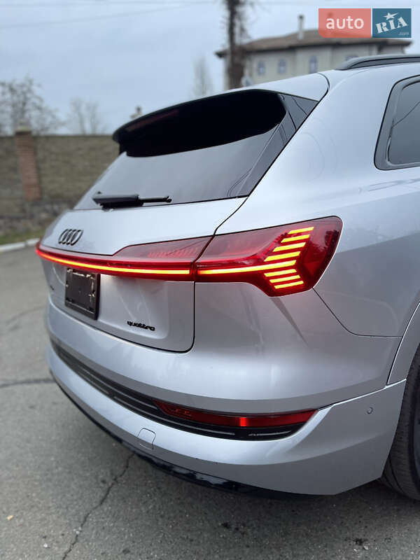 Внедорожник / Кроссовер Audi e-tron 2022 в Василькове