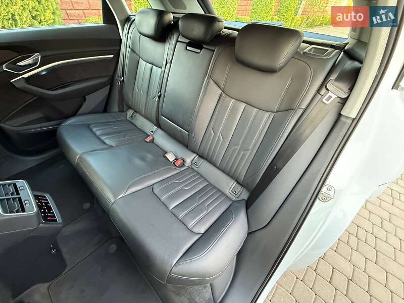 Внедорожник / Кроссовер Audi e-tron 2020 в Ровно фото 43 Внедорожник / Кроссовер Audi e-tron 2020 в Ровно