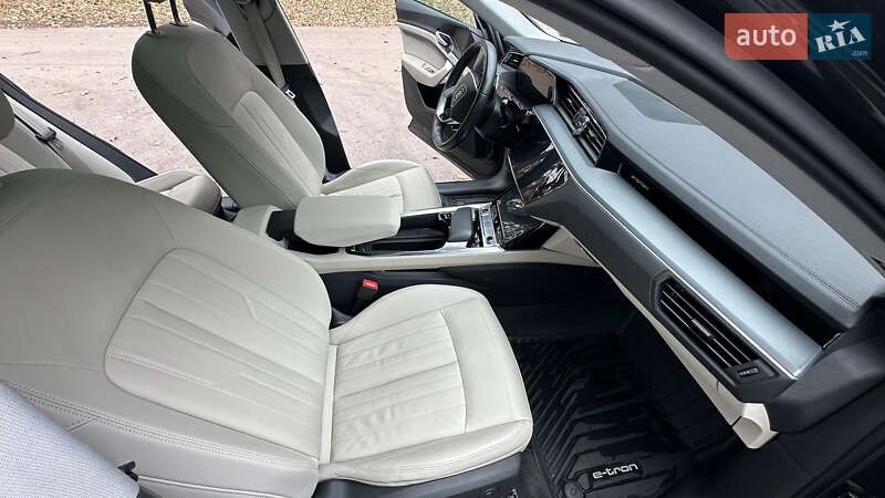 Внедорожник / Кроссовер Audi e-tron 2020 в Львове