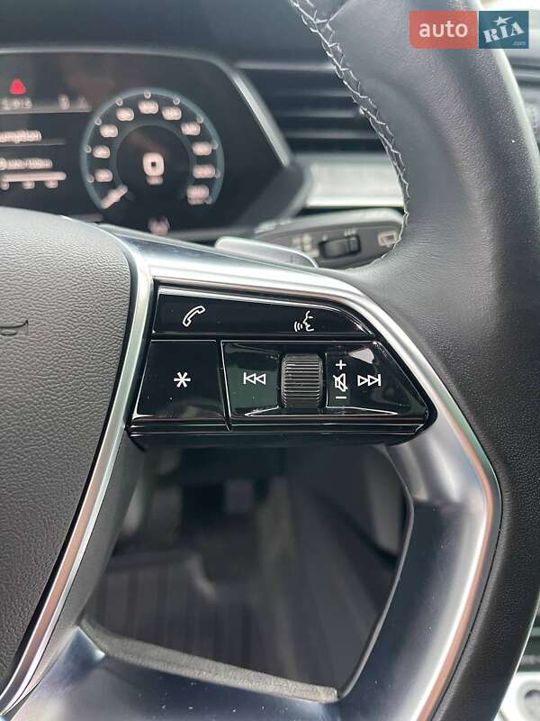 Позашляховик / Кросовер Audi e-tron 2021 в Львові