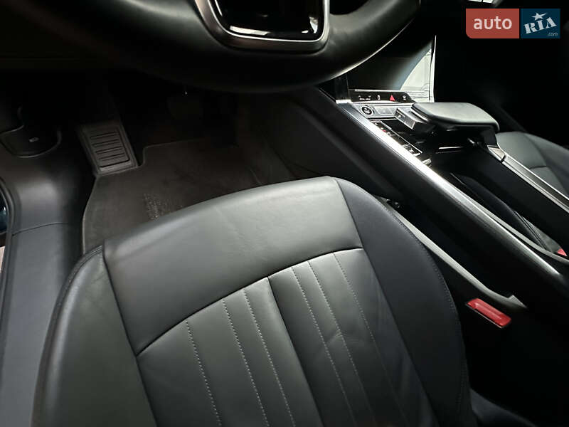 Позашляховик / Кросовер Audi e-tron 2021 в Києві