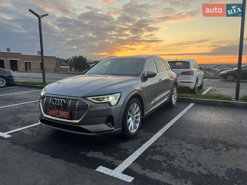 Позашляховик / Кросовер Audi e-tron 2019 в Рівному