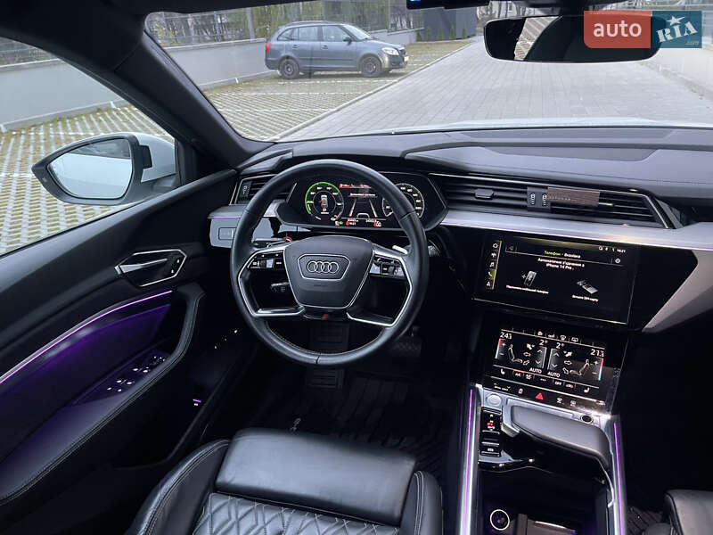 Позашляховик / Кросовер Audi e-tron 2019 в Рівному