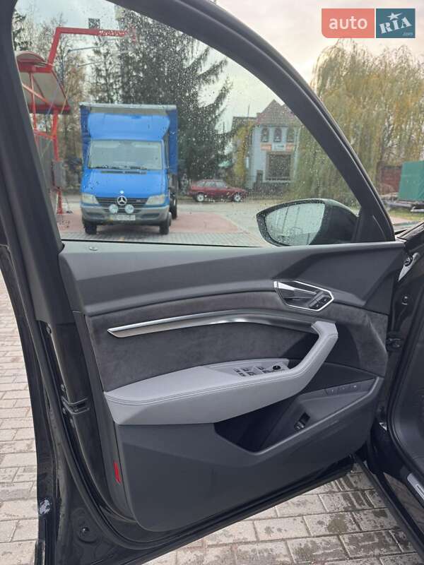 Внедорожник / Кроссовер Audi e-tron 2019 в Львове