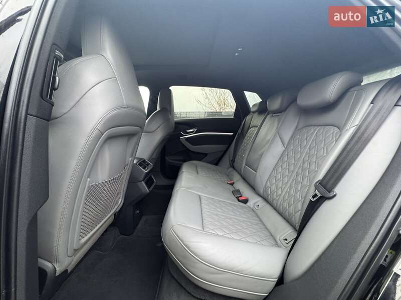 Внедорожник / Кроссовер Audi e-tron 2019 в Львове