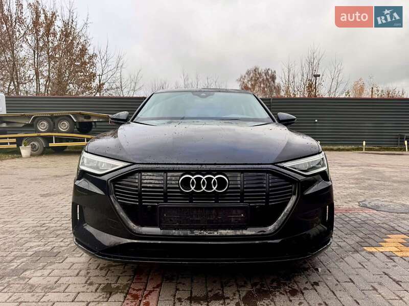 Внедорожник / Кроссовер Audi e-tron 2019 в Львове