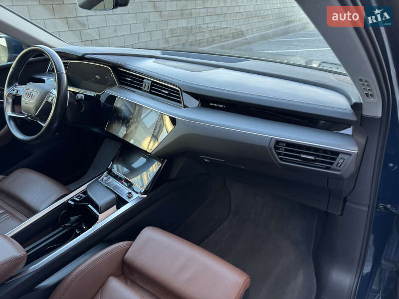 Внедорожник / Кроссовер Audi e-tron 2019 в Ровно фото 26 Внедорожник / Кроссовер Audi e-tron 2019 в Ровно