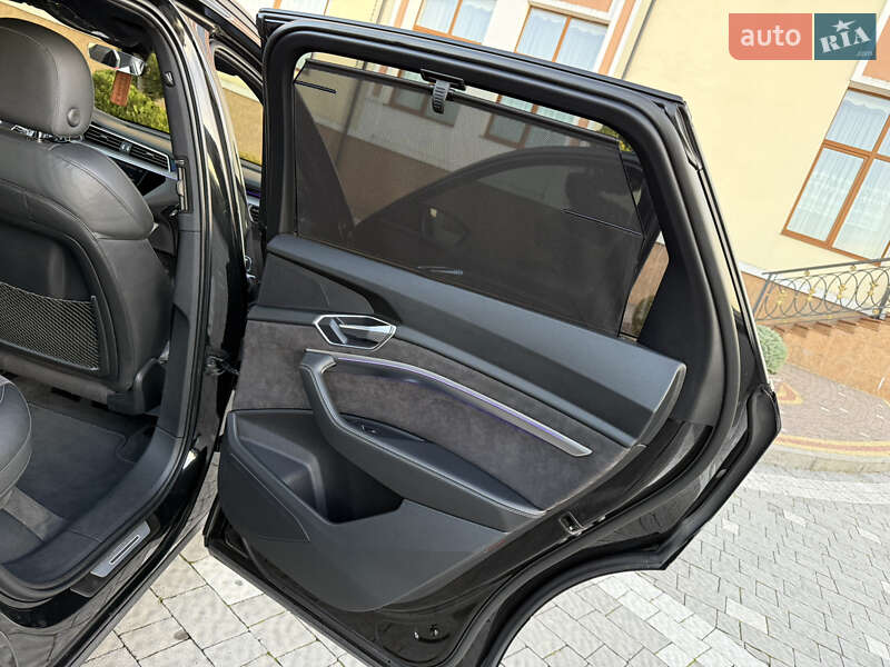 Внедорожник / Кроссовер Audi e-tron 2019 в Дрогобыче фото 76 Внедорожник / Кроссовер Audi e-tron 2019 в Дрогобыче