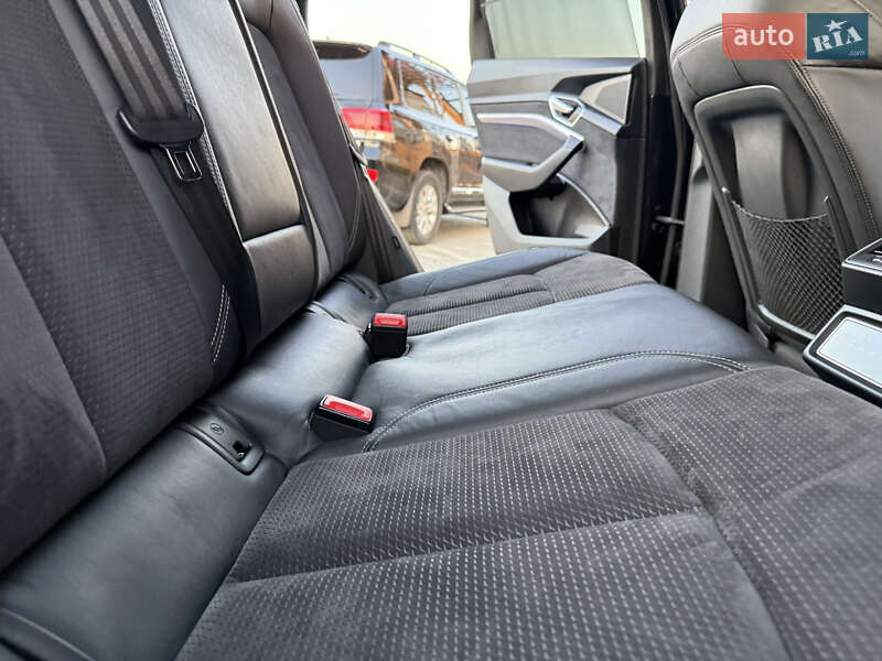 Внедорожник / Кроссовер Audi e-tron 2019 в Дрогобыче фото 78 Внедорожник / Кроссовер Audi e-tron 2019 в Дрогобыче