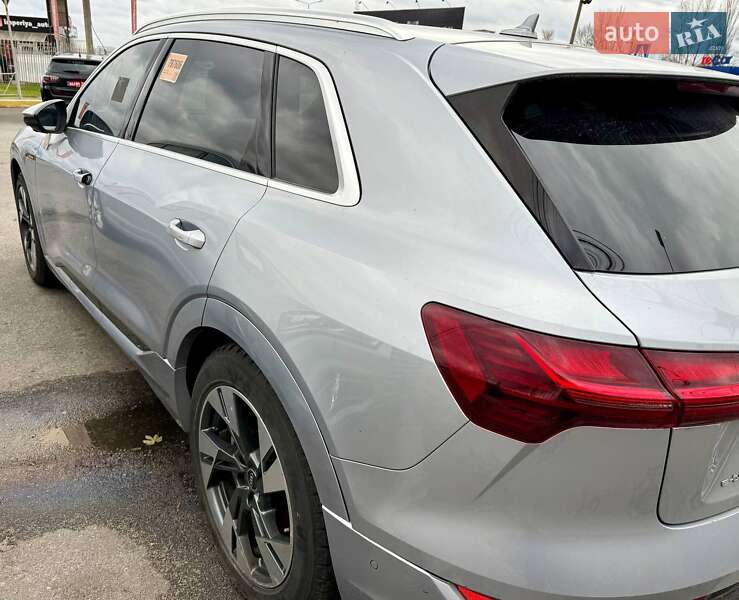 Позашляховик / Кросовер Audi e-tron 2022 в Києві