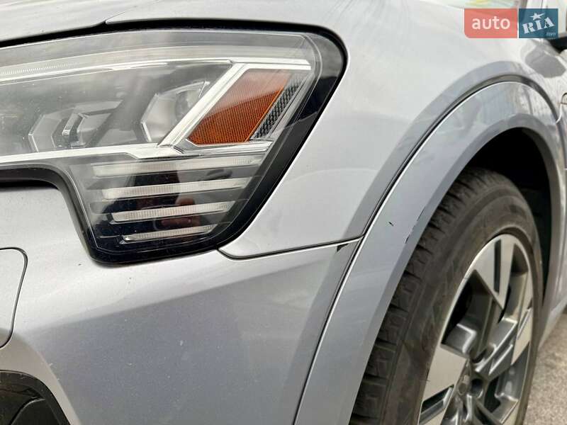 Позашляховик / Кросовер Audi e-tron 2022 в Києві