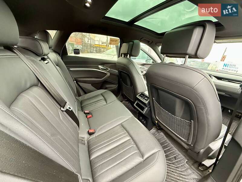 Позашляховик / Кросовер Audi e-tron 2022 в Києві