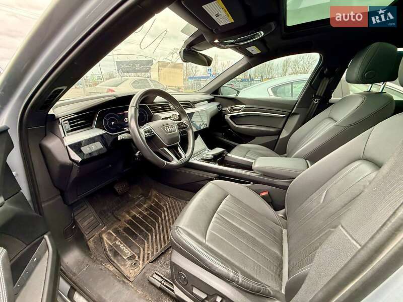 Позашляховик / Кросовер Audi e-tron 2022 в Києві