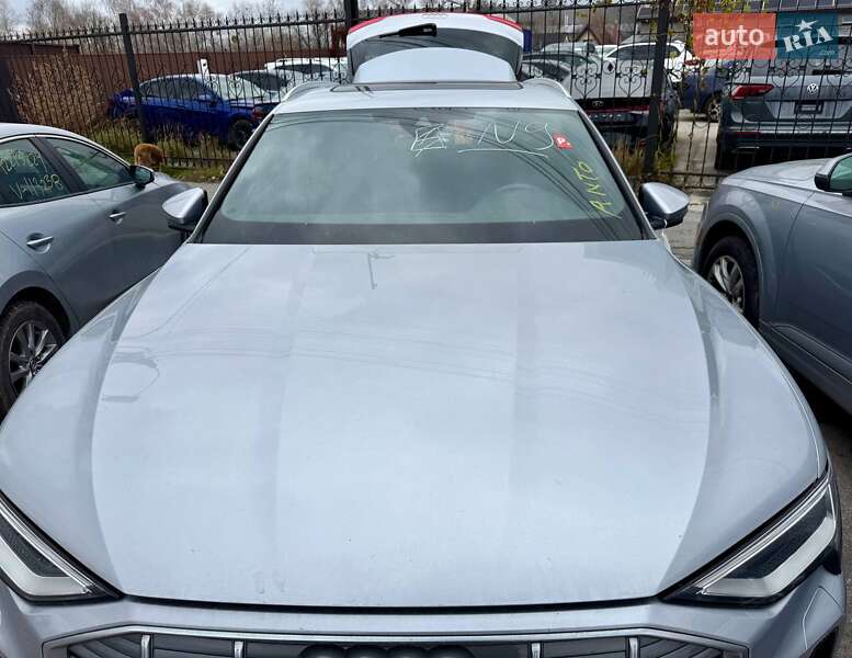 Позашляховик / Кросовер Audi e-tron 2022 в Києві
