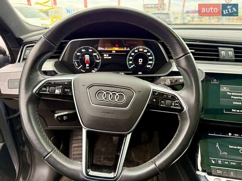 Позашляховик / Кросовер Audi e-tron 2022 в Києві