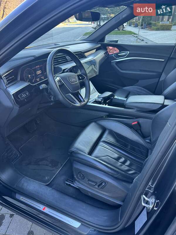 Внедорожник / Кроссовер Audi e-tron 2022 в Ужгороде