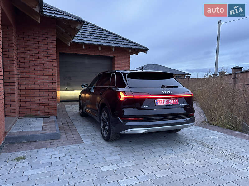 Позашляховик / Кросовер Audi e-tron 2022 в Рівному фото 7 Позашляховик / Кросовер Audi e-tron 2022 в Рівному