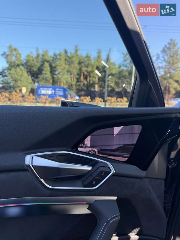 Позашляховик / Кросовер Audi e-tron 2021 в Києві