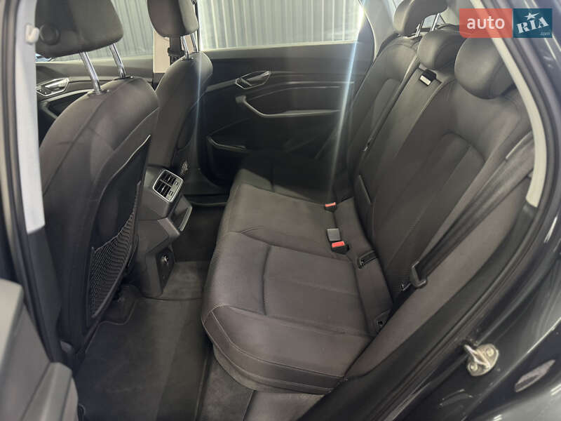 Внедорожник / Кроссовер Audi e-tron 2021 в Мукачево