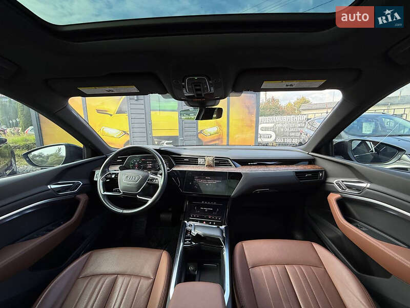 Внедорожник / Кроссовер Audi e-tron 2022 в Стрые