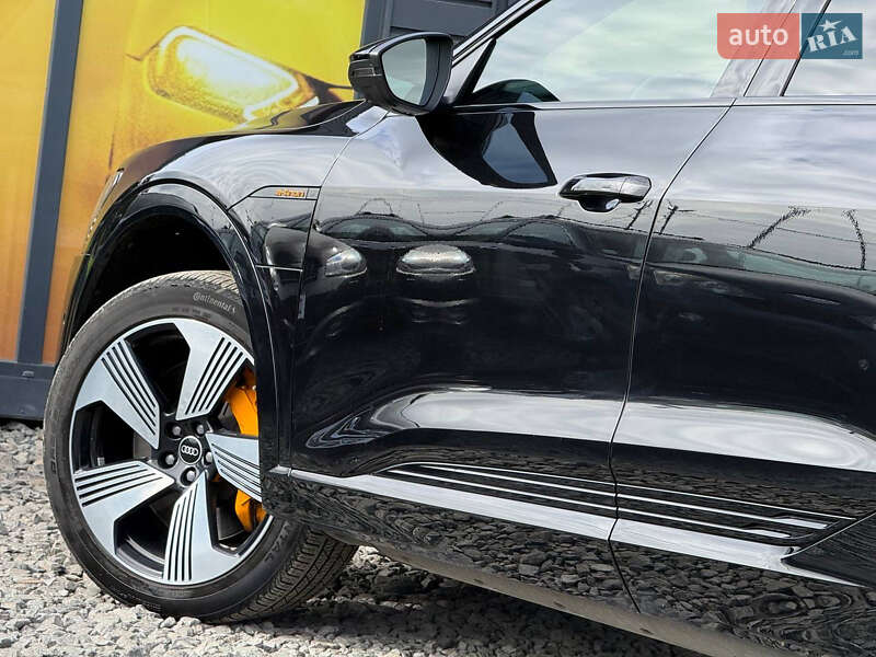 Внедорожник / Кроссовер Audi e-tron 2022 в Стрые