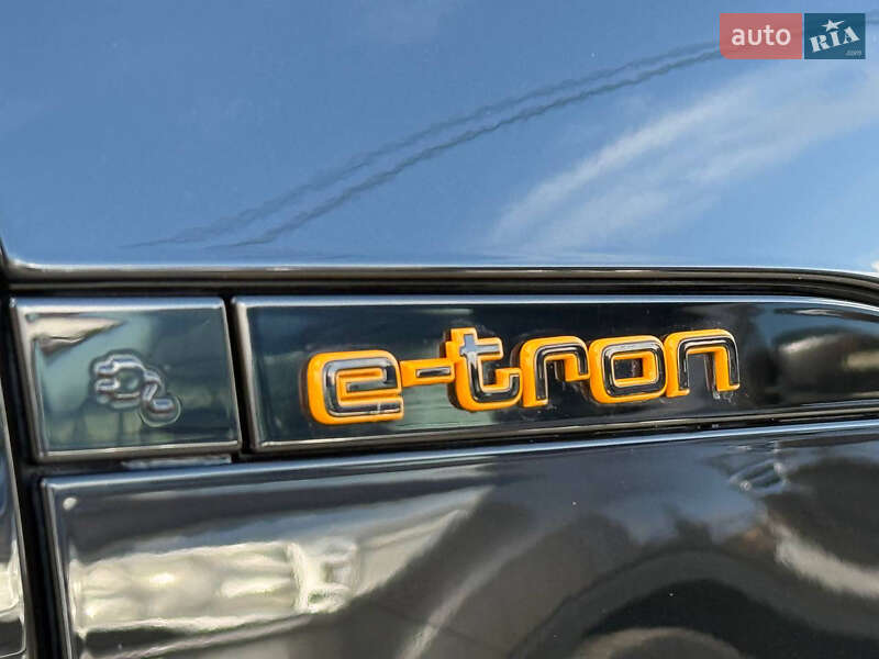 Внедорожник / Кроссовер Audi e-tron 2022 в Стрые