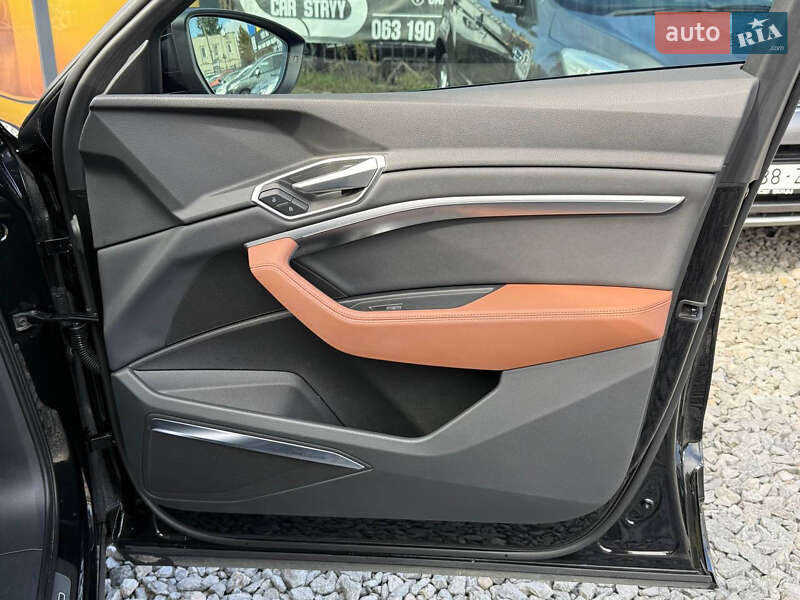 Внедорожник / Кроссовер Audi e-tron 2022 в Стрые