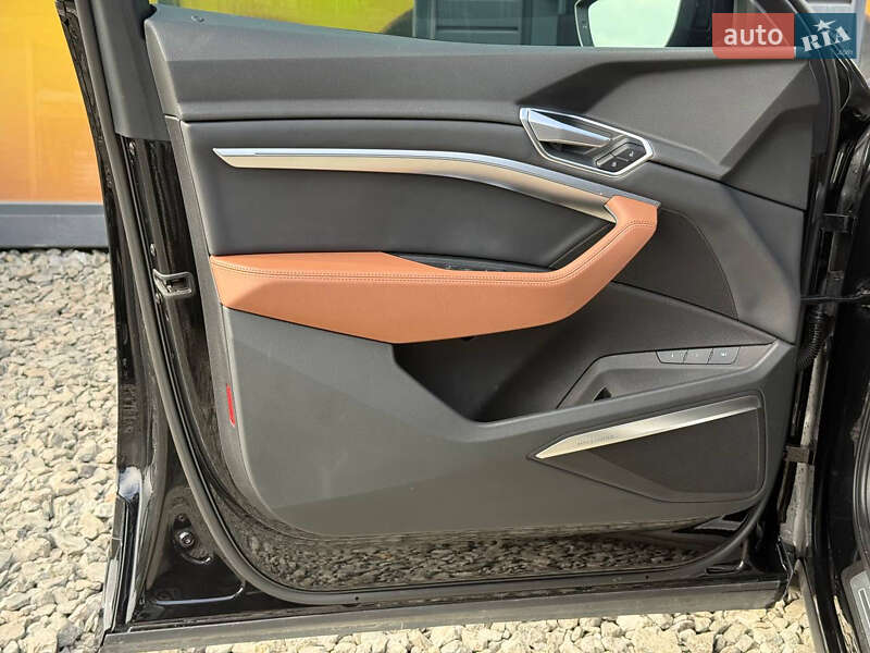 Внедорожник / Кроссовер Audi e-tron 2022 в Стрые