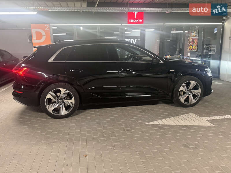 Внедорожник / Кроссовер Audi e-tron 2019 в Киеве фото 13 Внедорожник / Кроссовер Audi e-tron 2019 в Киеве