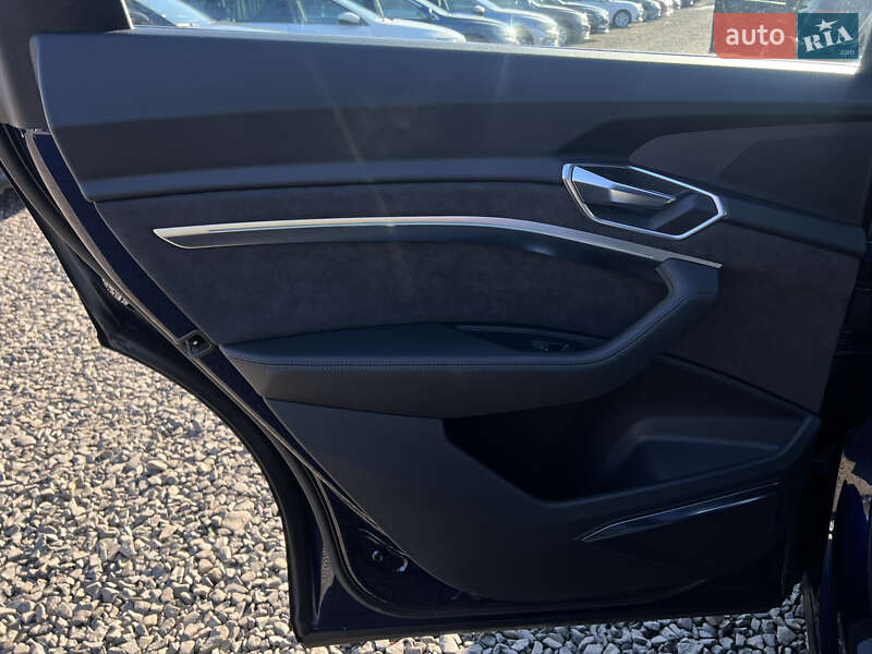 Позашляховик / Кросовер Audi e-tron 2020 в Луцьку