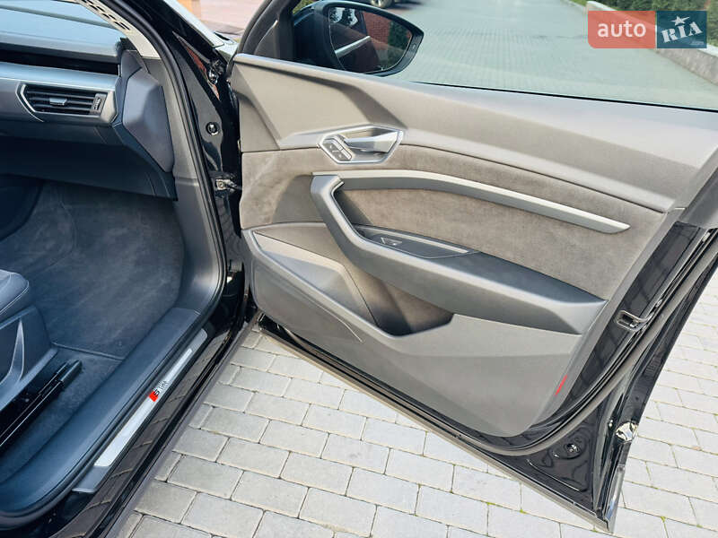 Позашляховик / Кросовер Audi e-tron 2023 в Хмельницькому