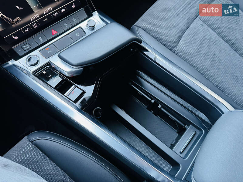 Позашляховик / Кросовер Audi e-tron 2023 в Хмельницькому