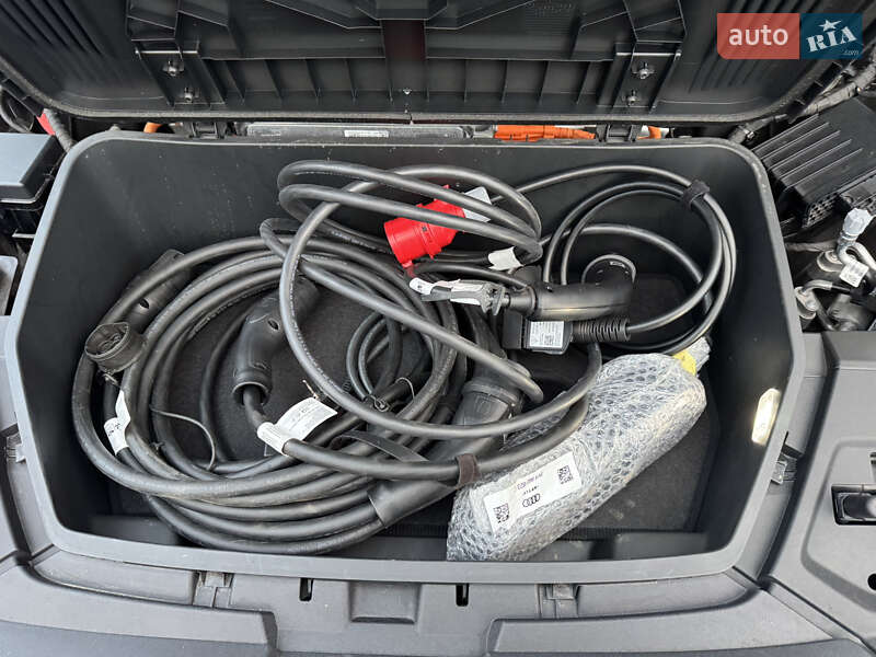 Позашляховик / Кросовер Audi e-tron 2023 в Хмельницькому