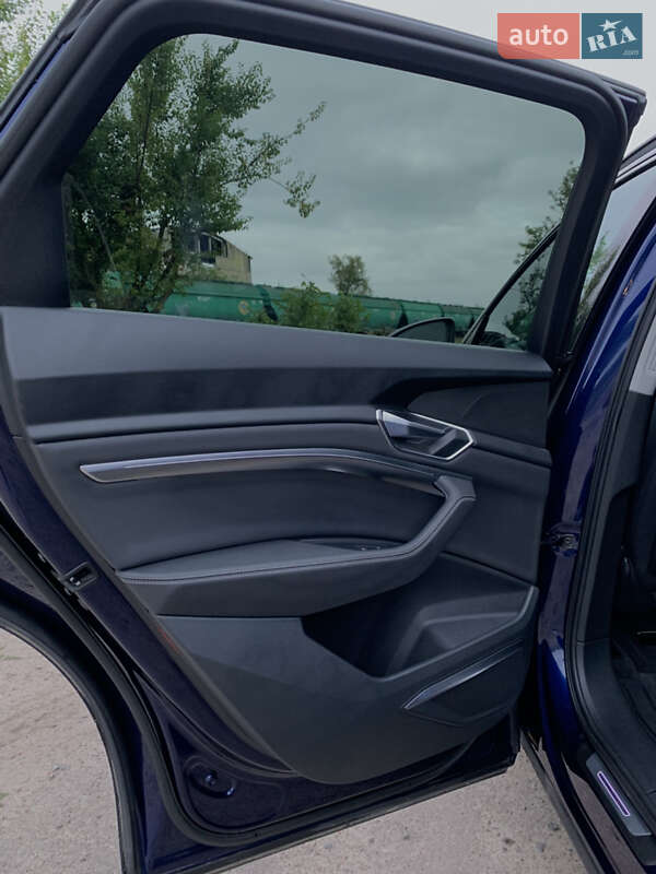 Позашляховик / Кросовер Audi e-tron 2021 в Хмельницькому фото 22 Позашляховик / Кросовер Audi e-tron 2021 в Хмельницькому